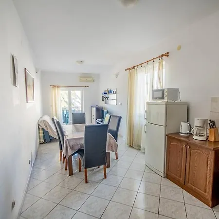 Apartment Sunshine 80 M From *