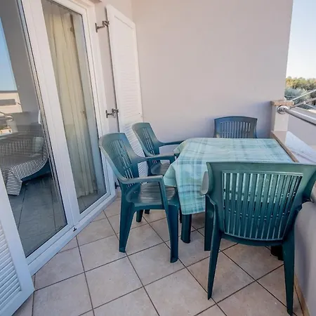Sunshine 80 M From Apartment Pjescana Uvala